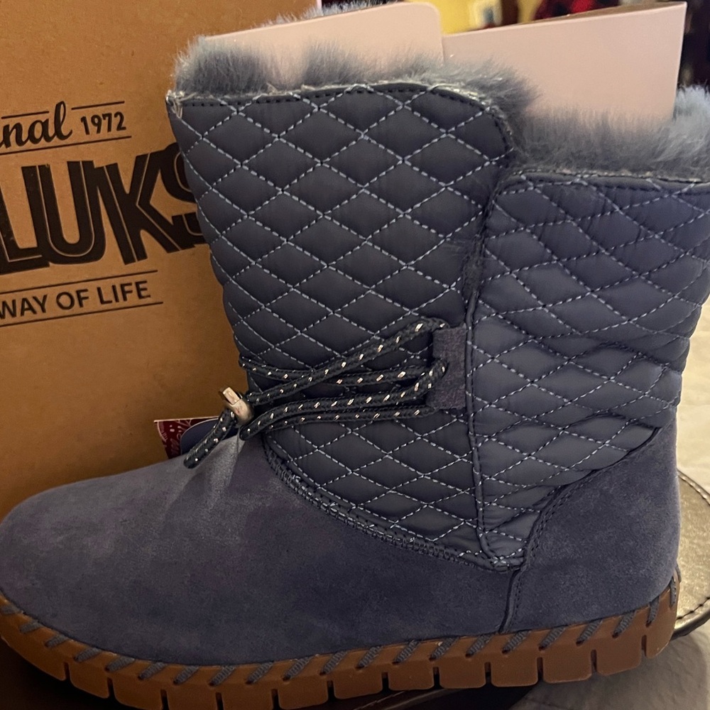 Muk Luks Fur-lined Quilted Boots - in Twilight -Size 9.5
